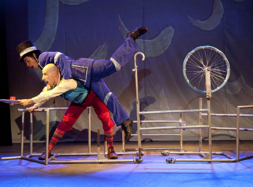 Volta ao Mundo - Barco acrobacia - foto de Mariana