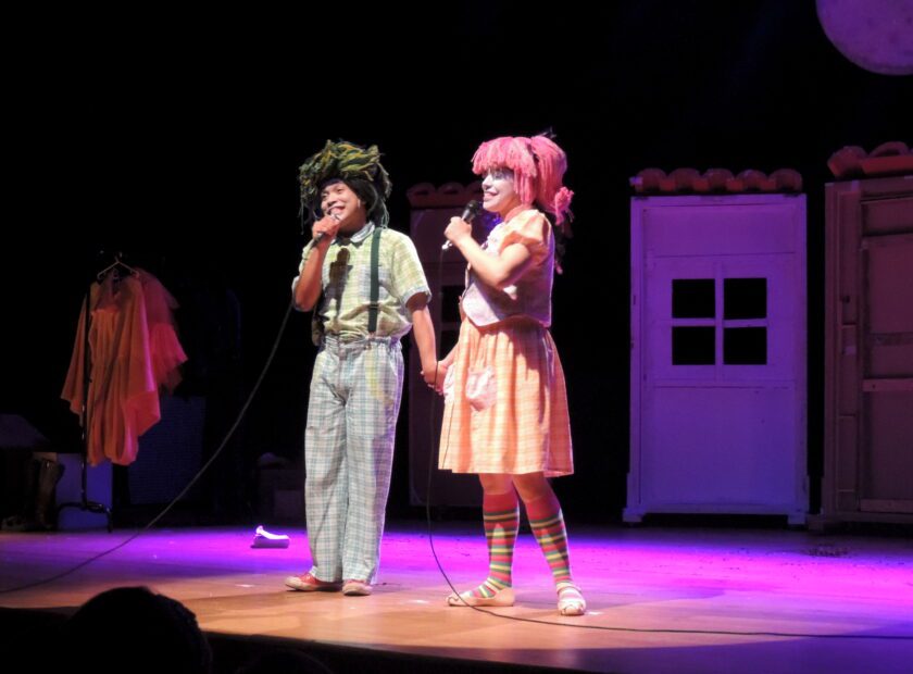 As Aventuras de Joao e Maria no Teatro de Pitty Webo Foto de Braulia Camargo DSCN3839